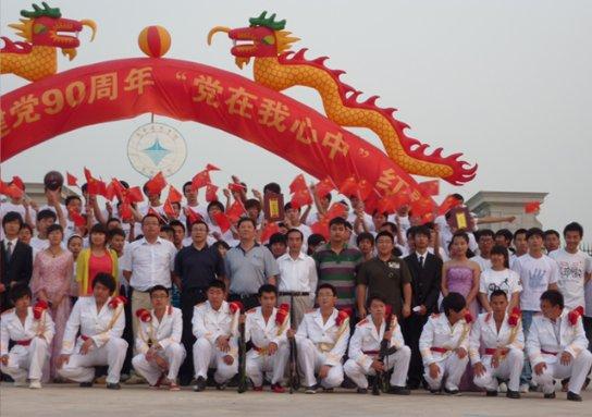 《年会不能停！》爆了！大鹏的三句话，道尽了成功的真相！